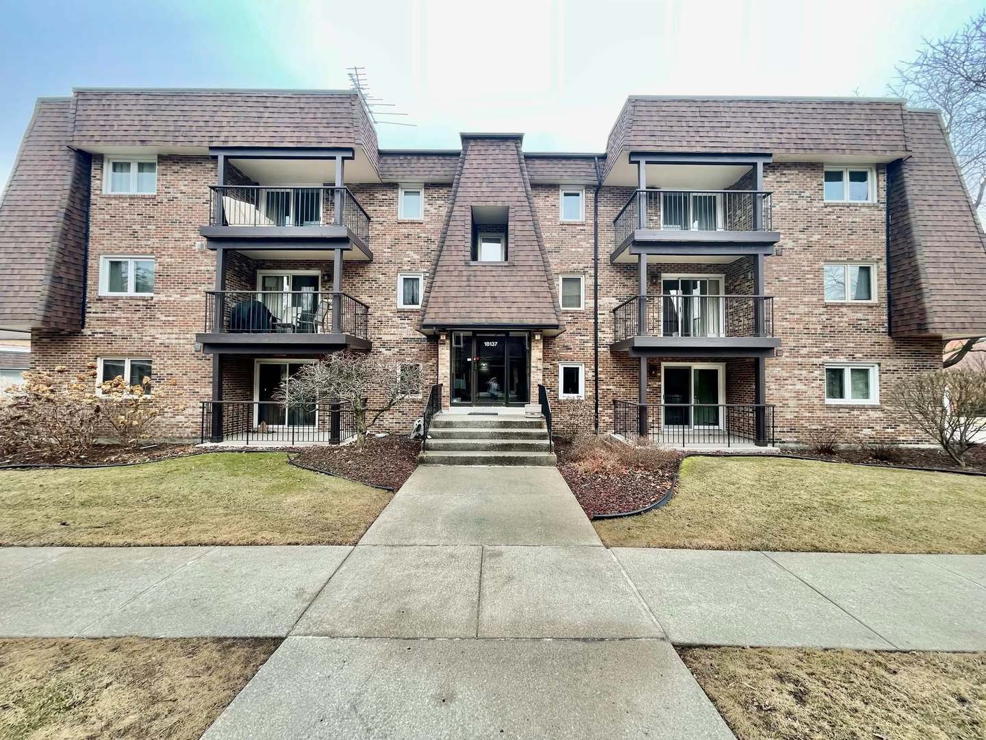 18137 Martin Avenue 3ne Property Photo