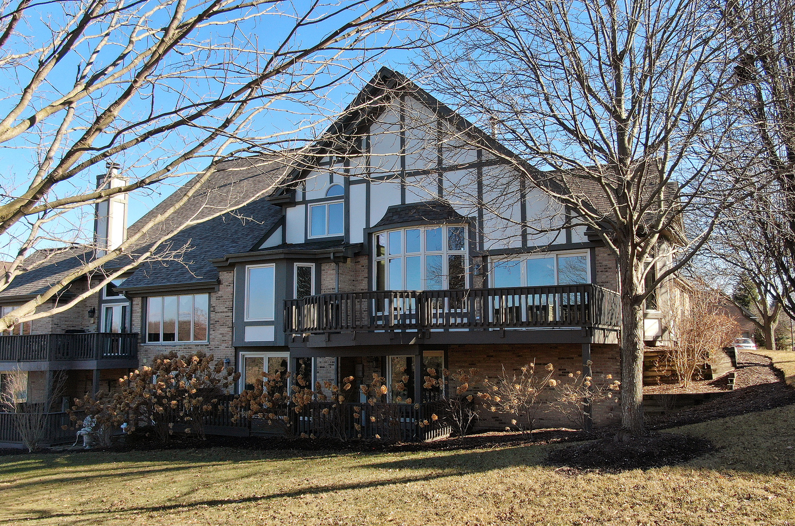 10546 Golf Road Property Photo