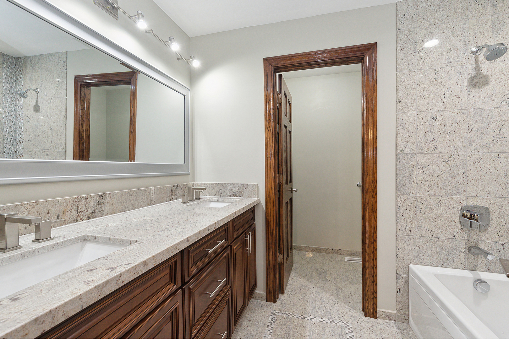 10546 Golf Road Property Photo 22
