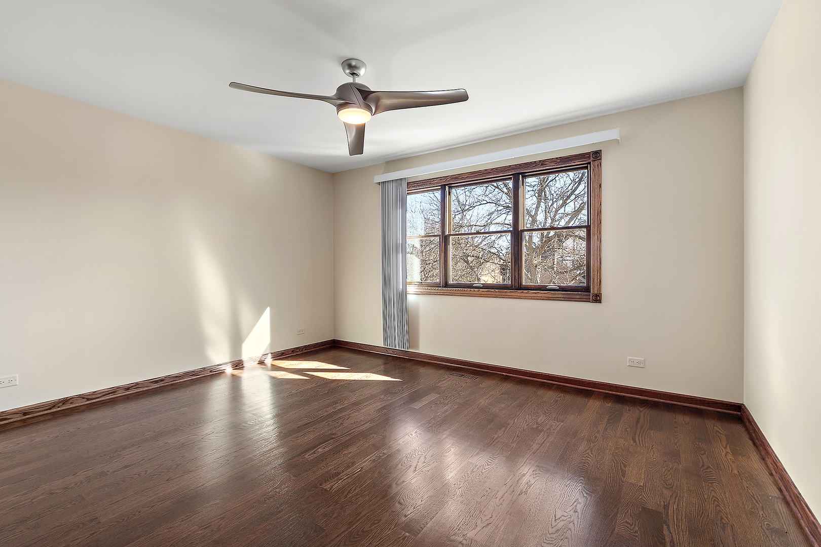 10546 Golf Road Property Photo 23
