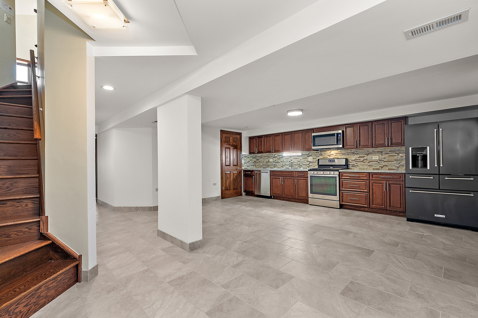 10546 Golf Road Property Photo 24