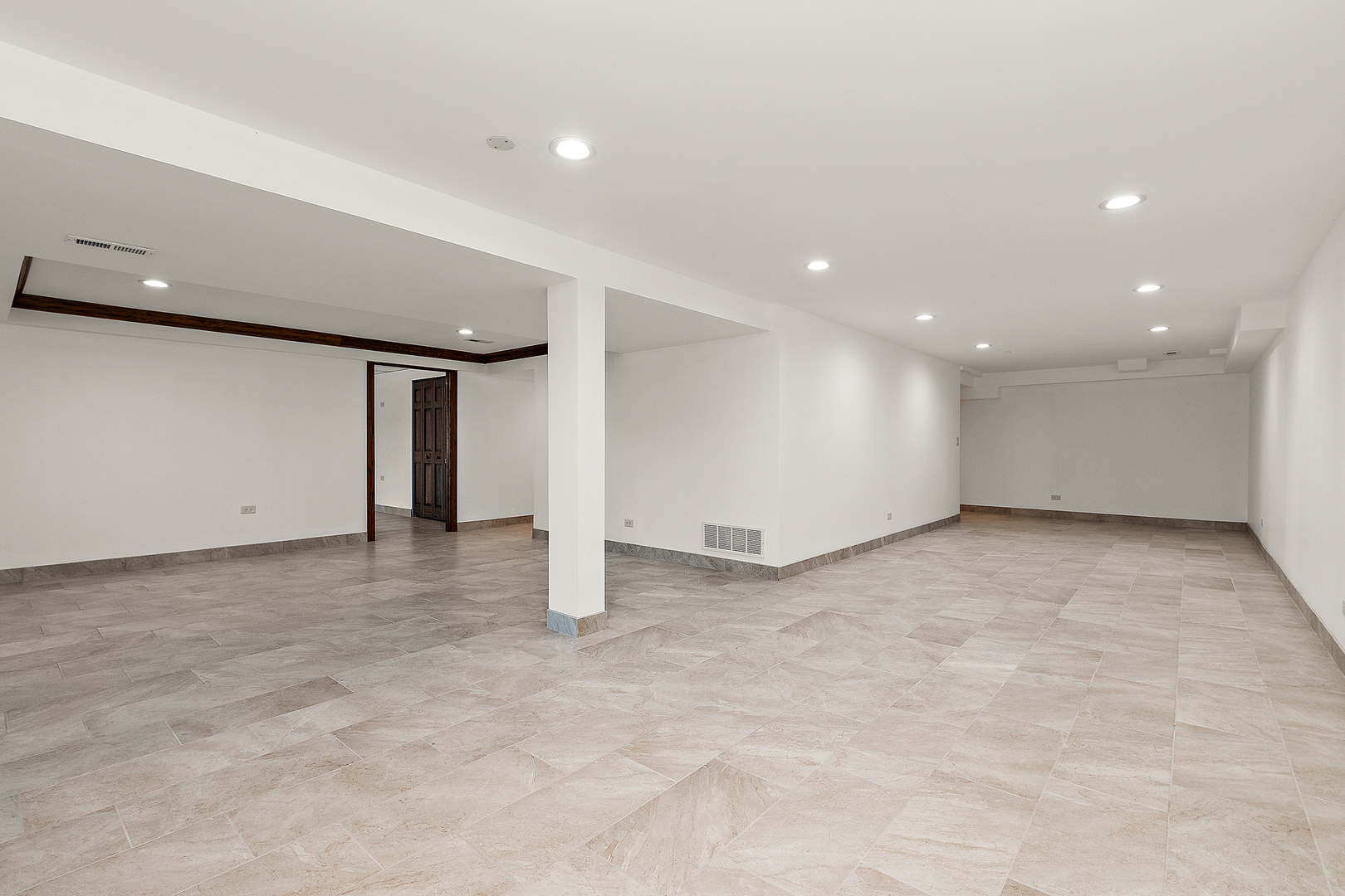 10546 Golf Road Property Photo 27