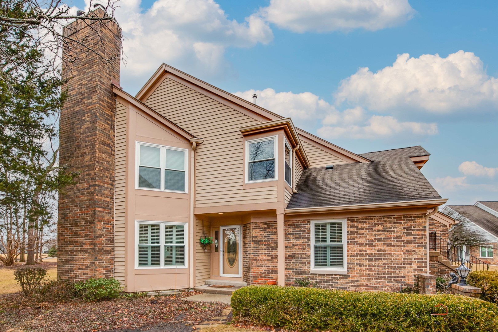 93 Willow Parkway Property Photo