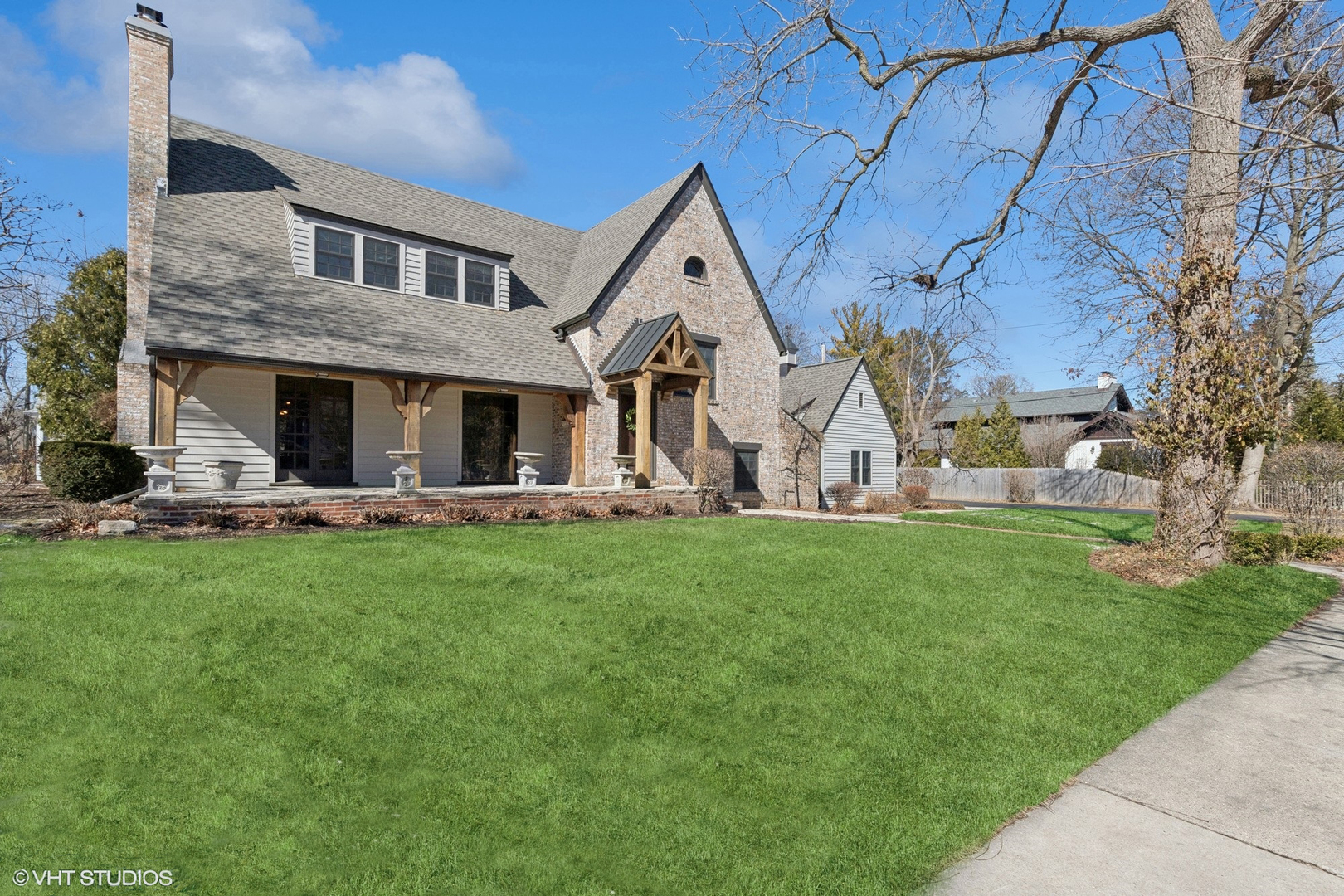 200 Oak Terrace Property Photo