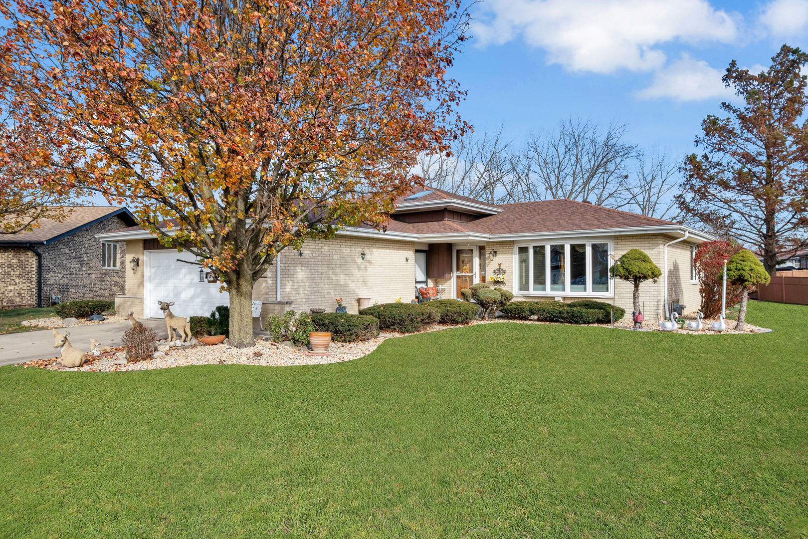 10929 Valley Court Property Photo