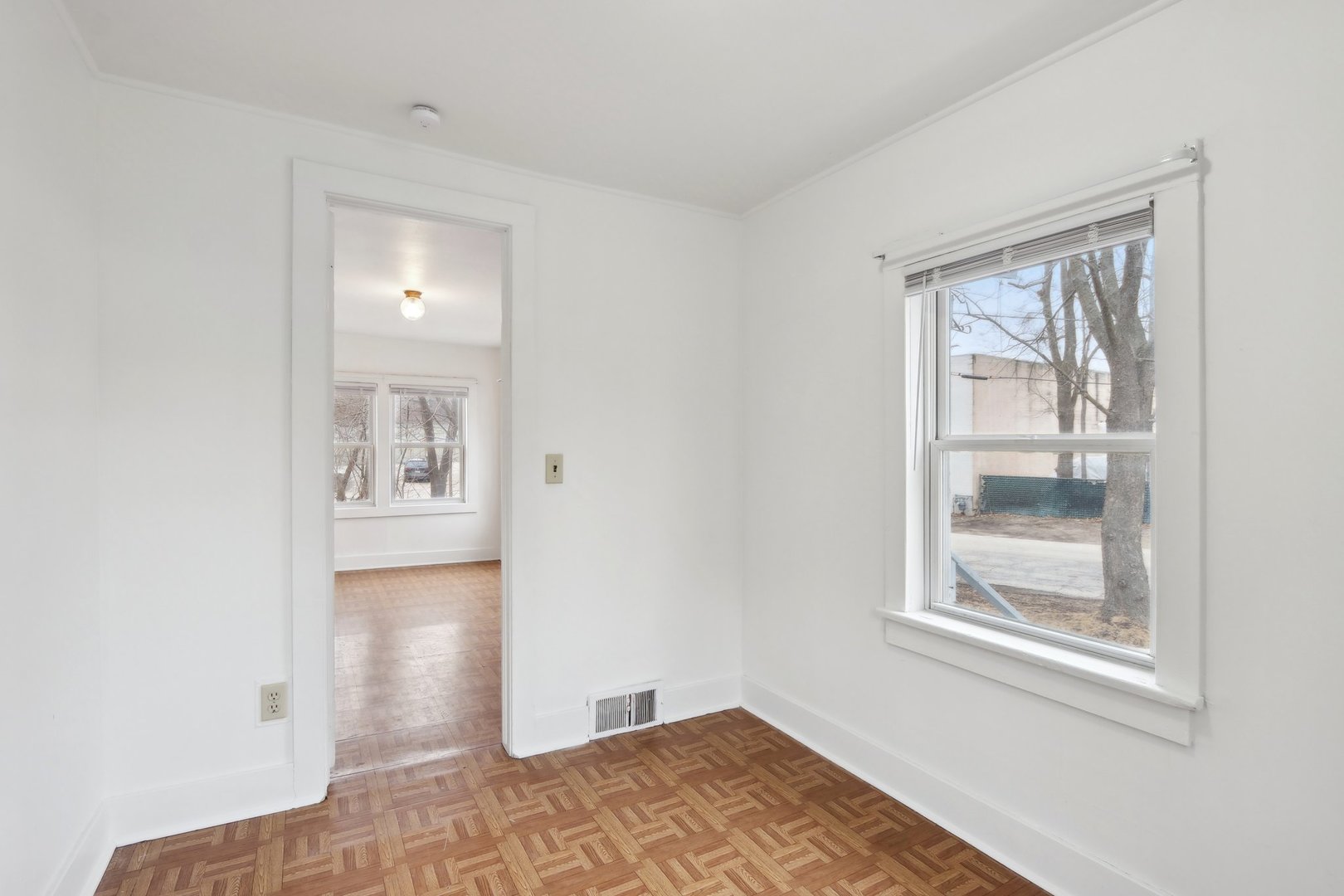 107 N River Road Property Photo 3