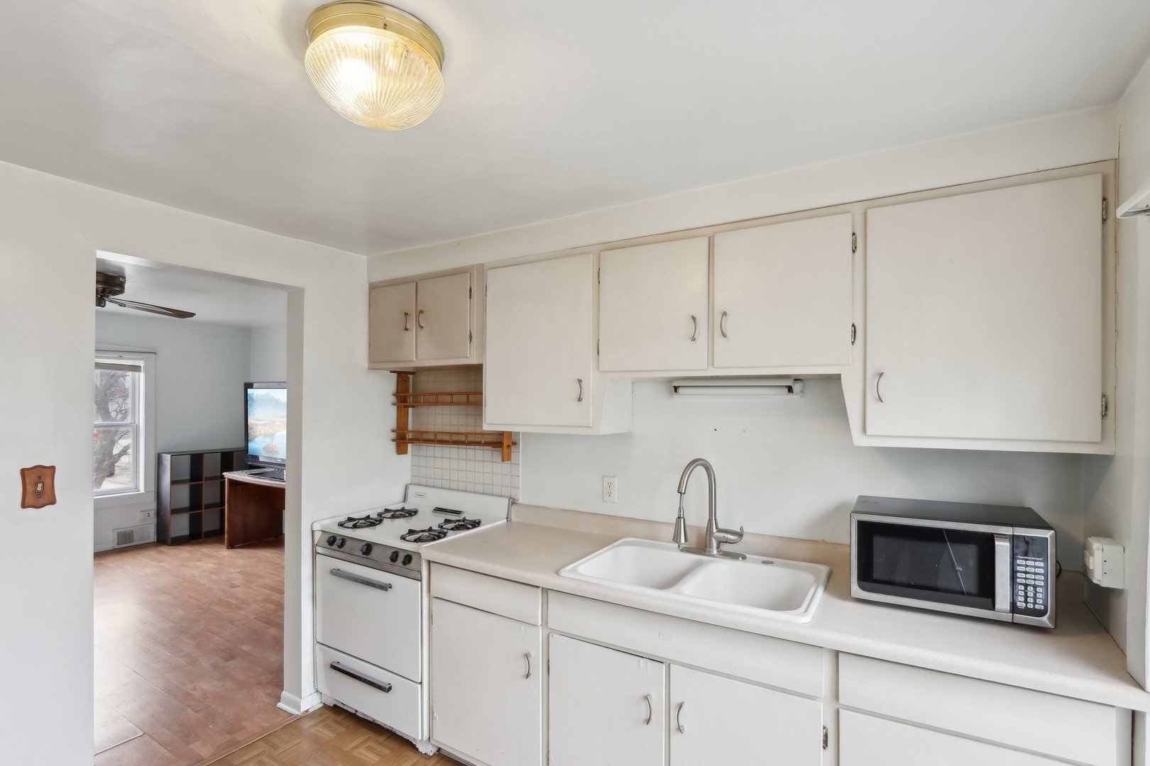 107 N River Road Property Photo 15
