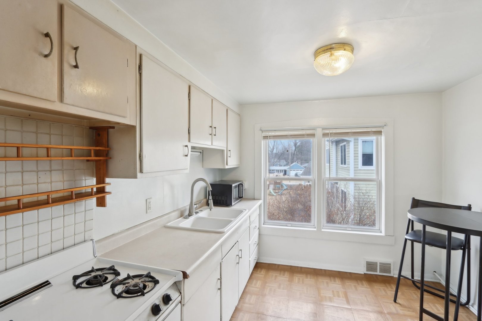 107 N River Road Property Photo 16