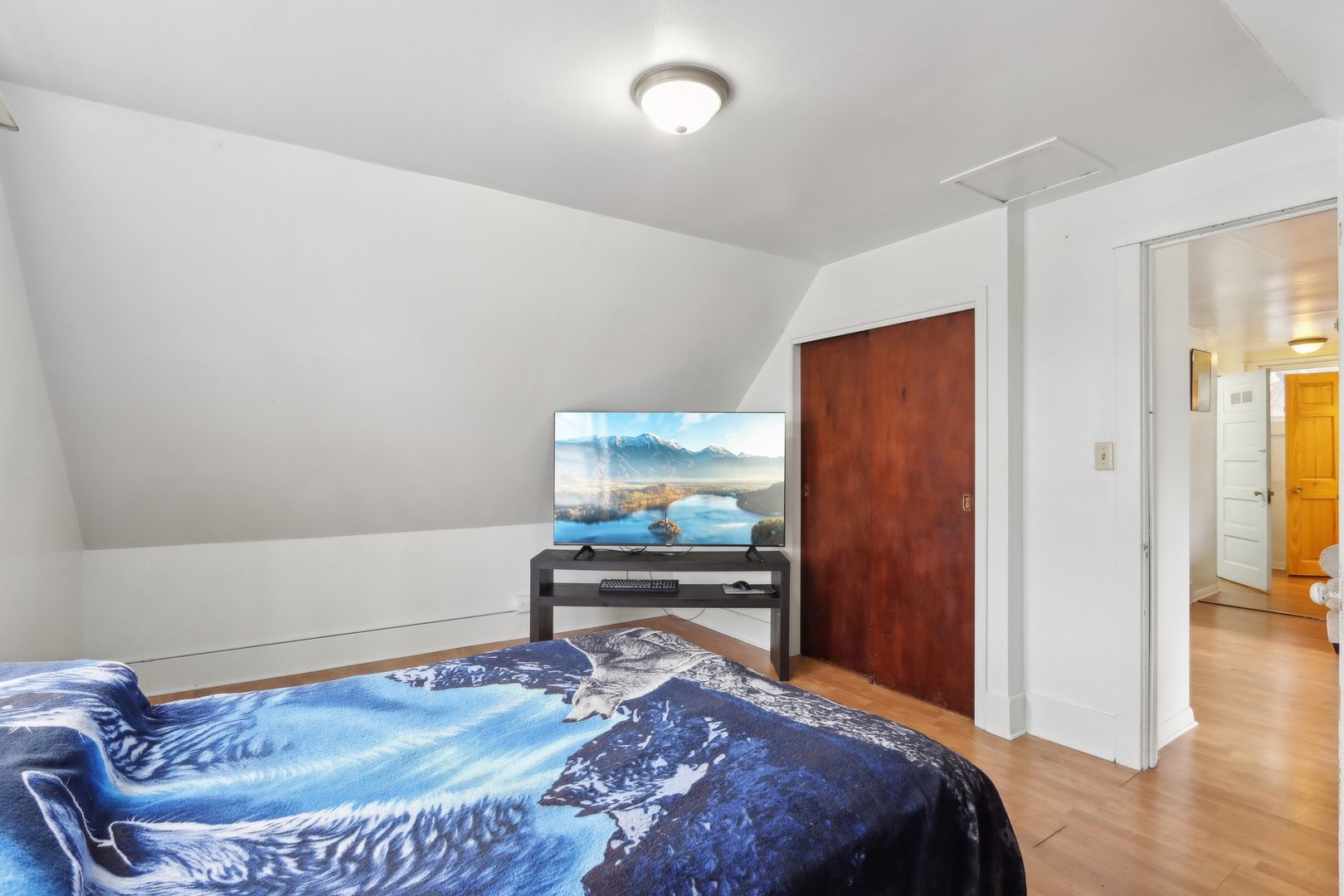 107 N River Road Property Photo 18