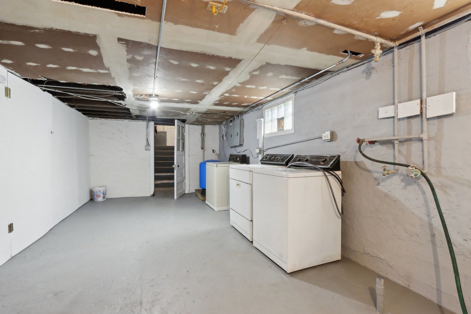 107 N River Road Property Photo 21