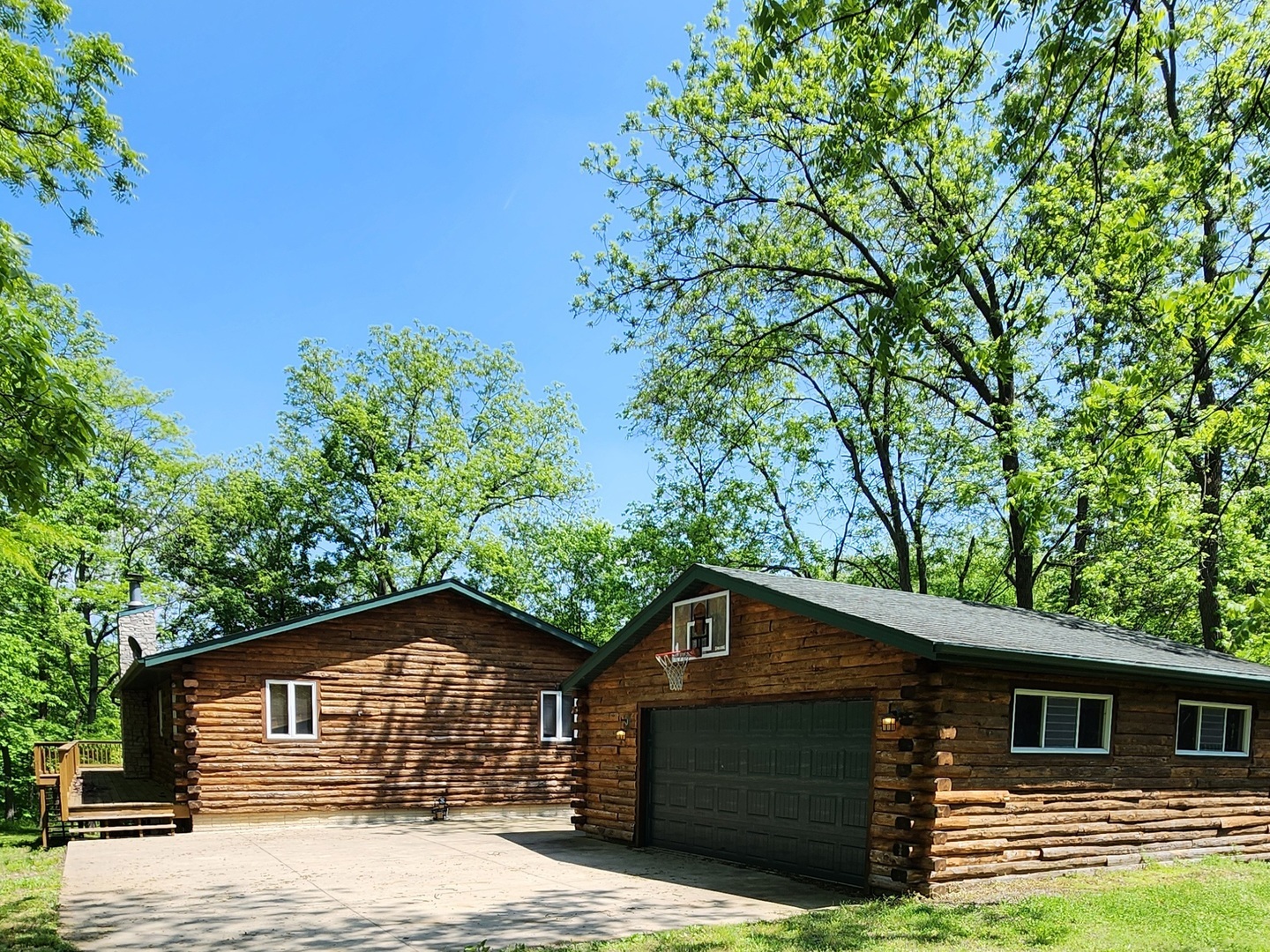 16 Magnolia Court Property Photo 1