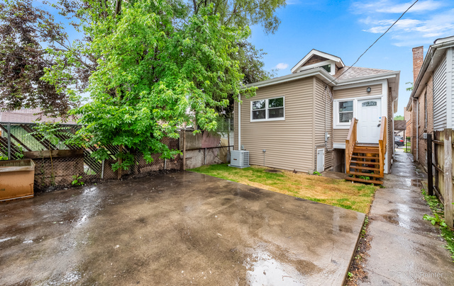 8240 S Wolcott Avenue Property Photo 10