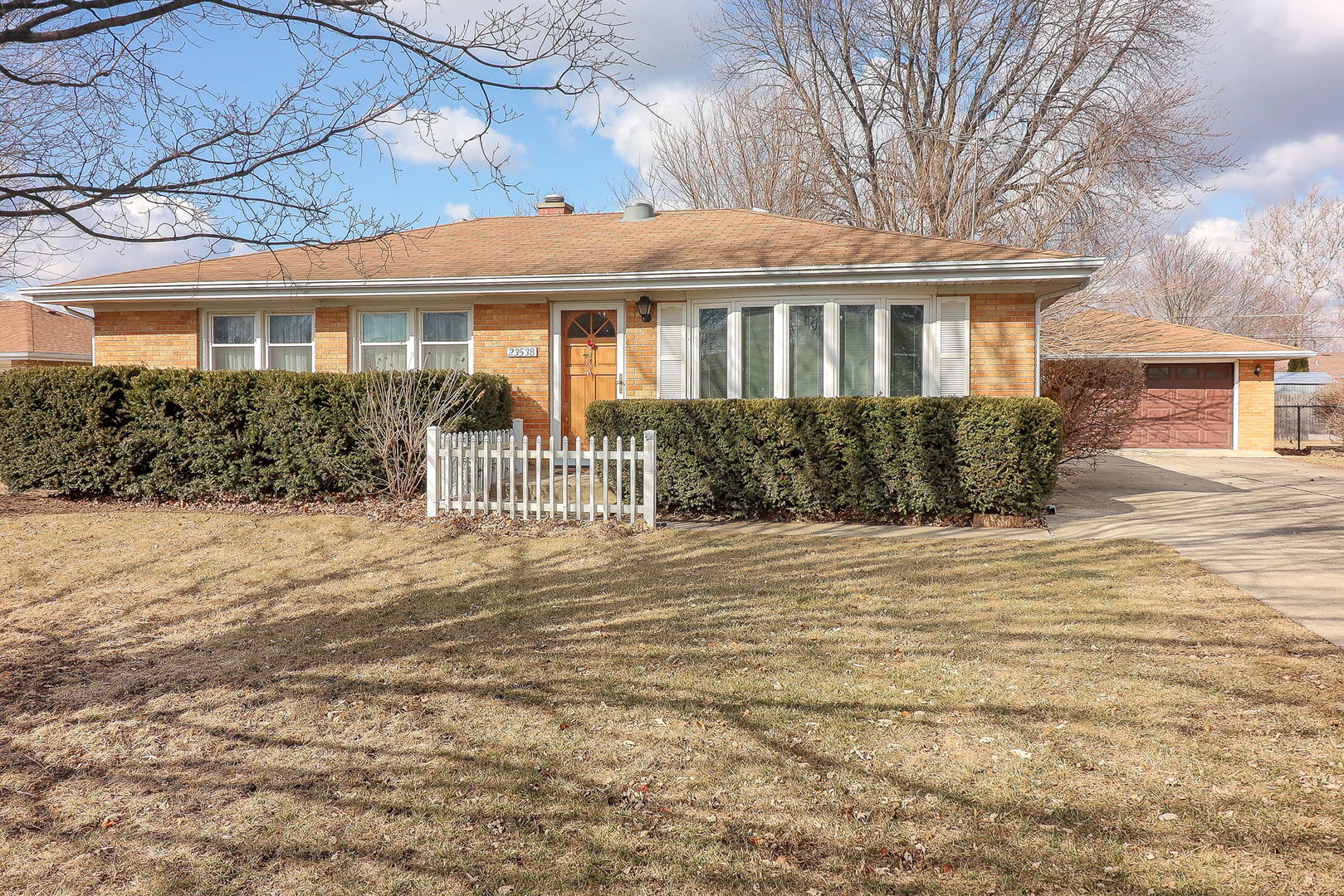 23538 W Lynn Street Property Photo