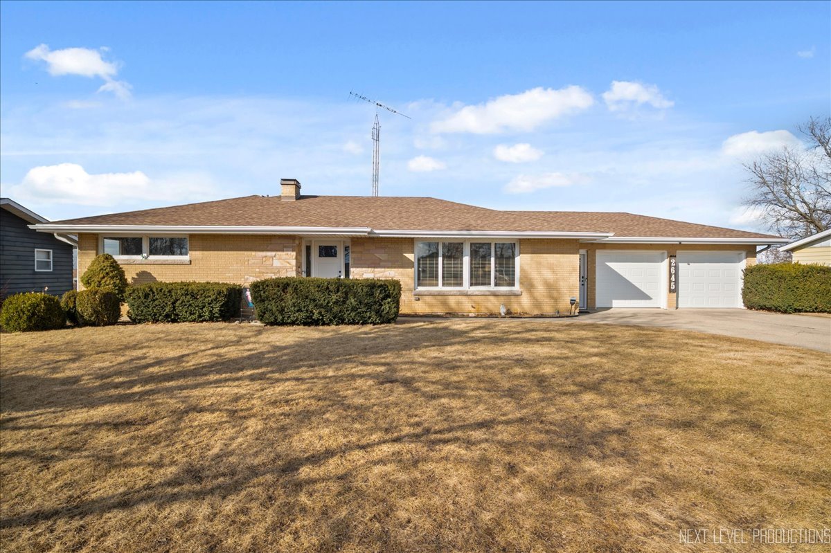 2645 Pleasant Street Property Photo