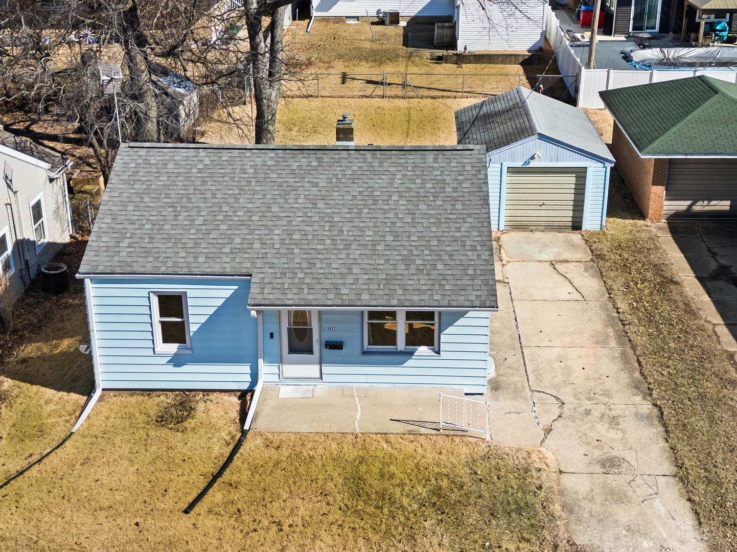 Pekin High School Real Estate Listings Main Image