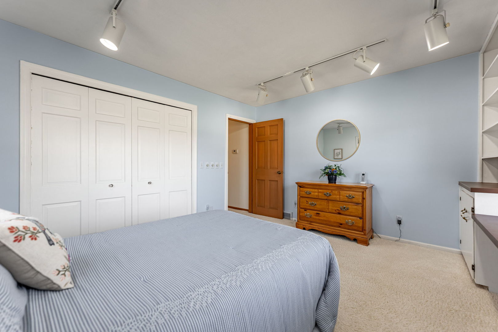 6263 Broadview Avenue Property Photo 22