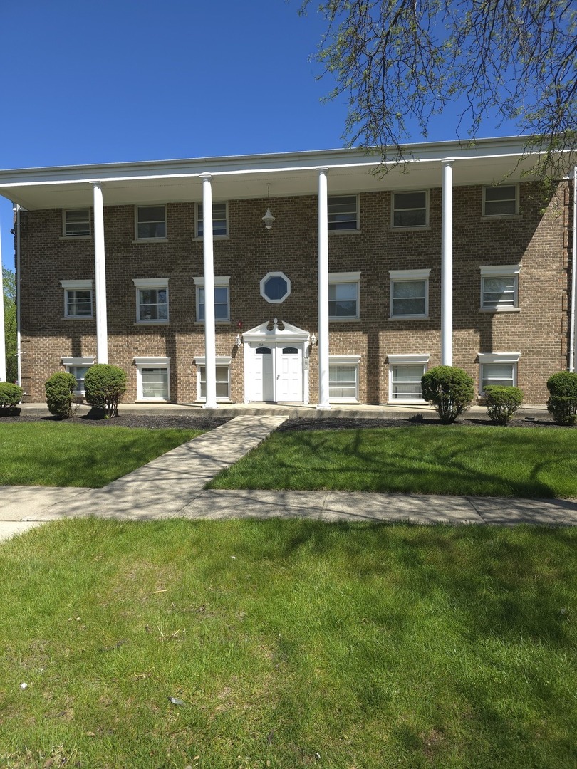 162 Real Estate Listings Main Image