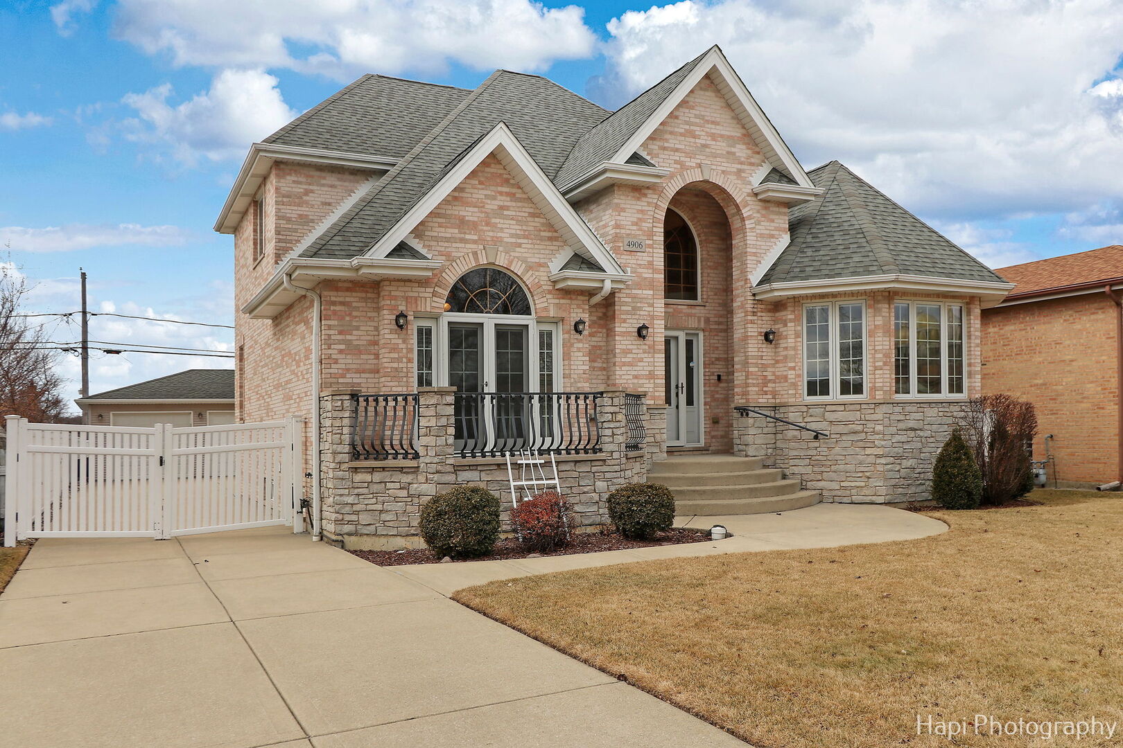 4906 N Chester Avenue Property Photo 1