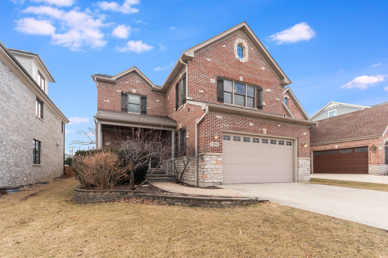916 S Chatham Avenue Property Photo