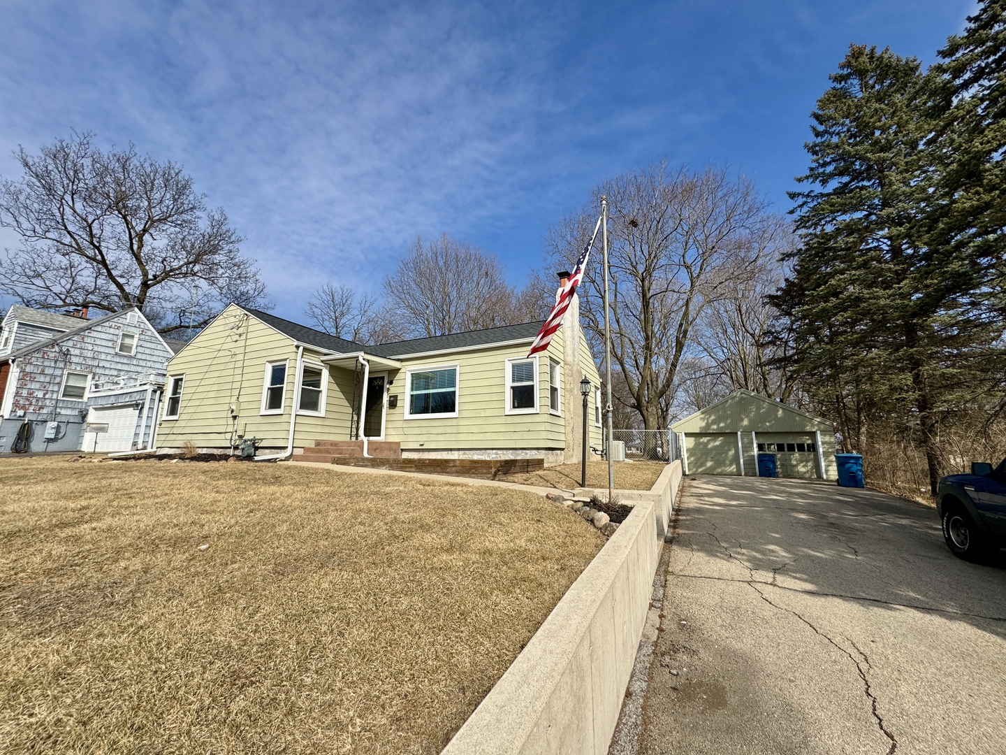 914 N Jefferson Ave Property Photo