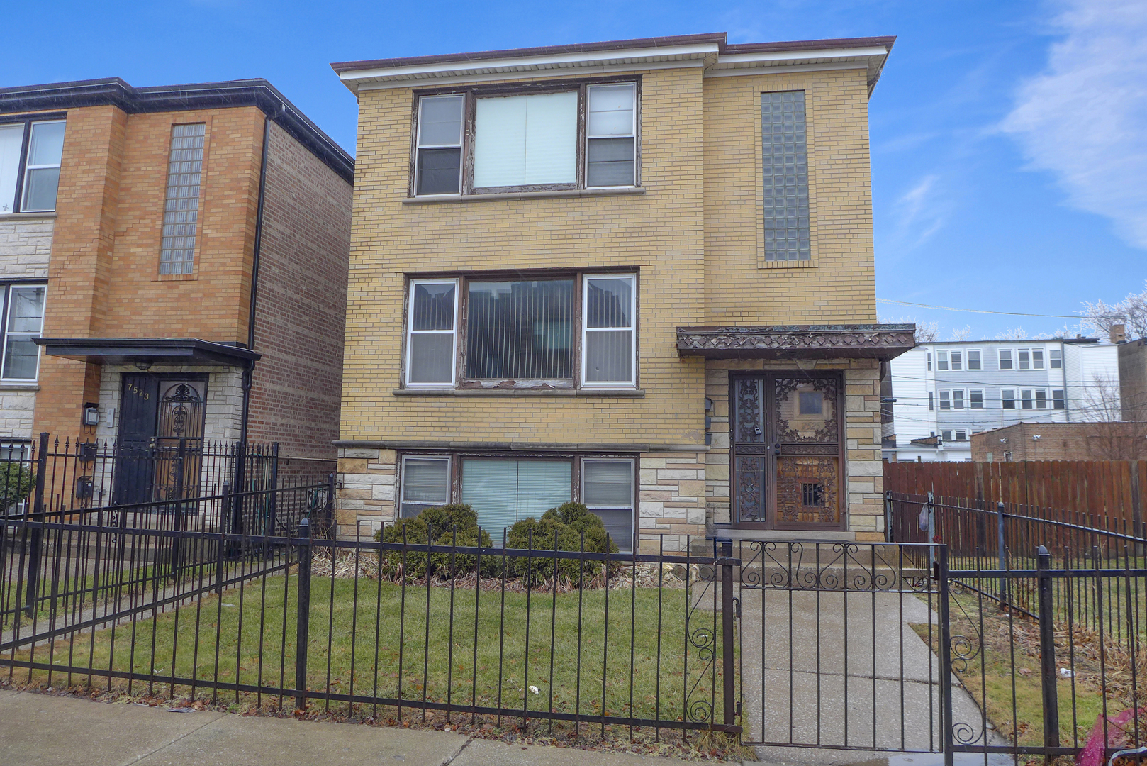 7525 S Yates Boulevard Property Photo 1