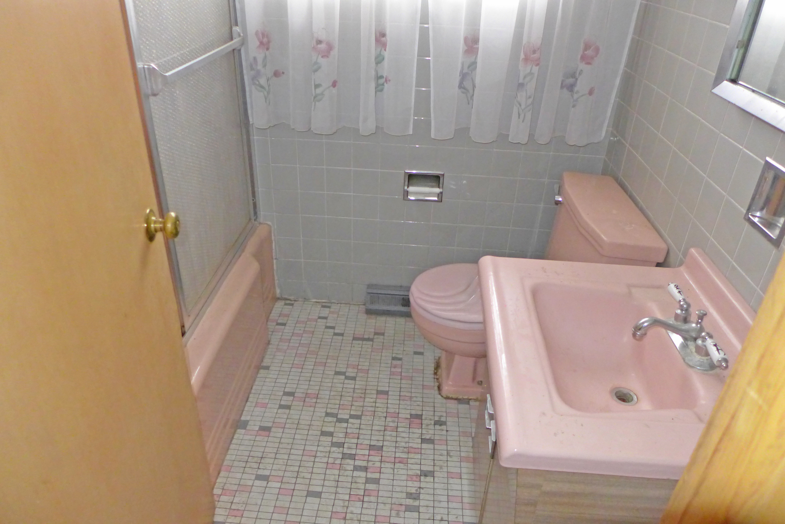 7525 S Yates Boulevard Property Photo 12