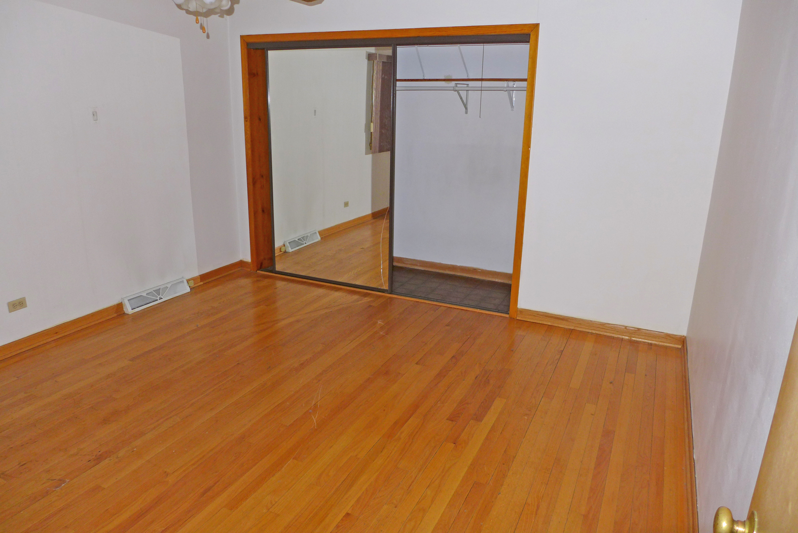 7525 S Yates Boulevard Property Photo 13