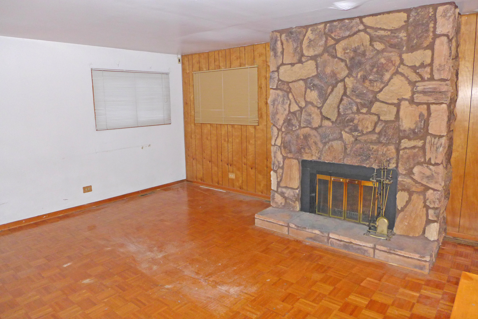 7525 S Yates Boulevard Property Photo 14