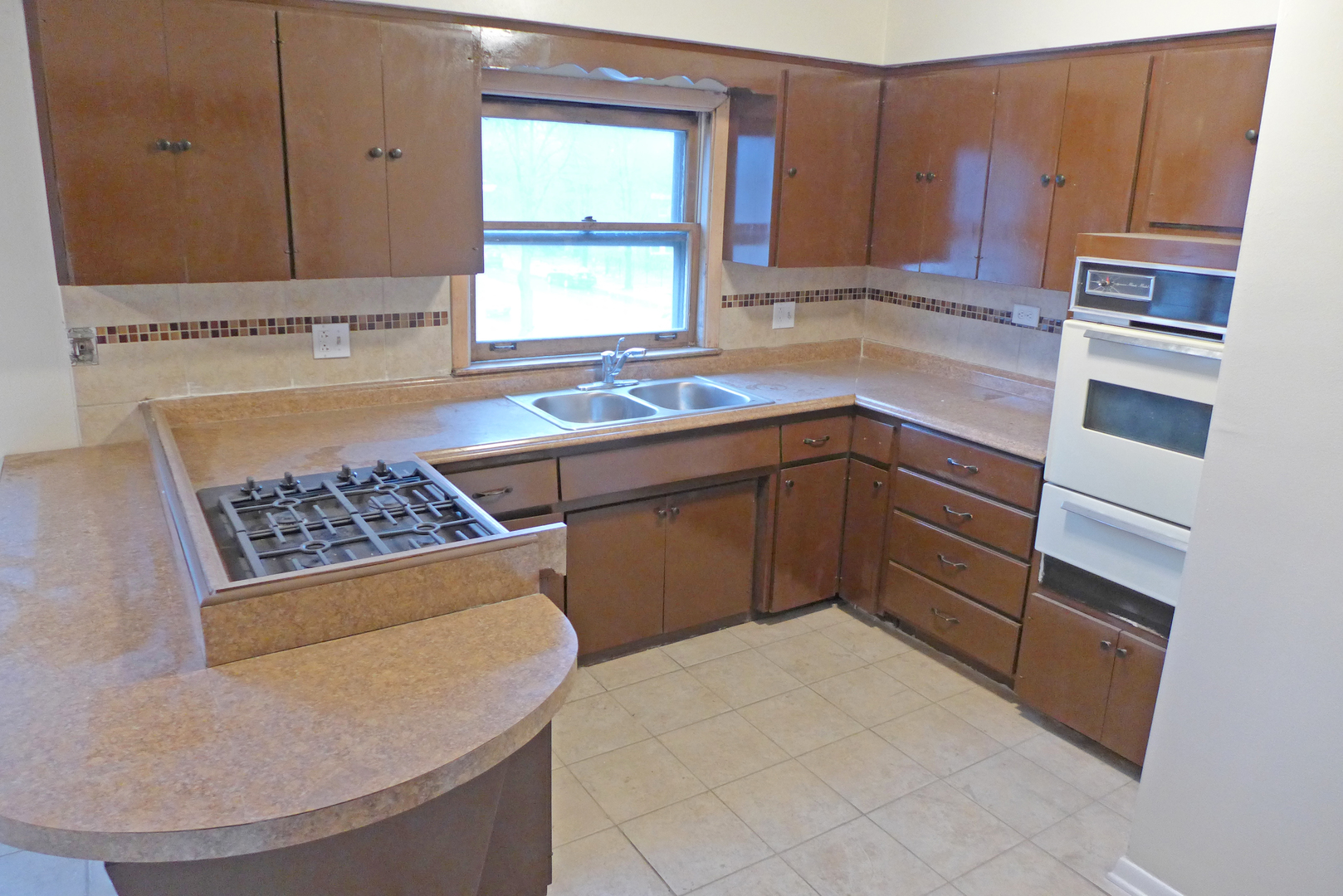 7525 S Yates Boulevard Property Photo 17