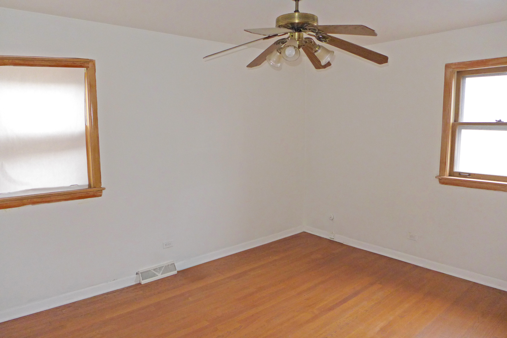 7525 S Yates Boulevard Property Photo 24