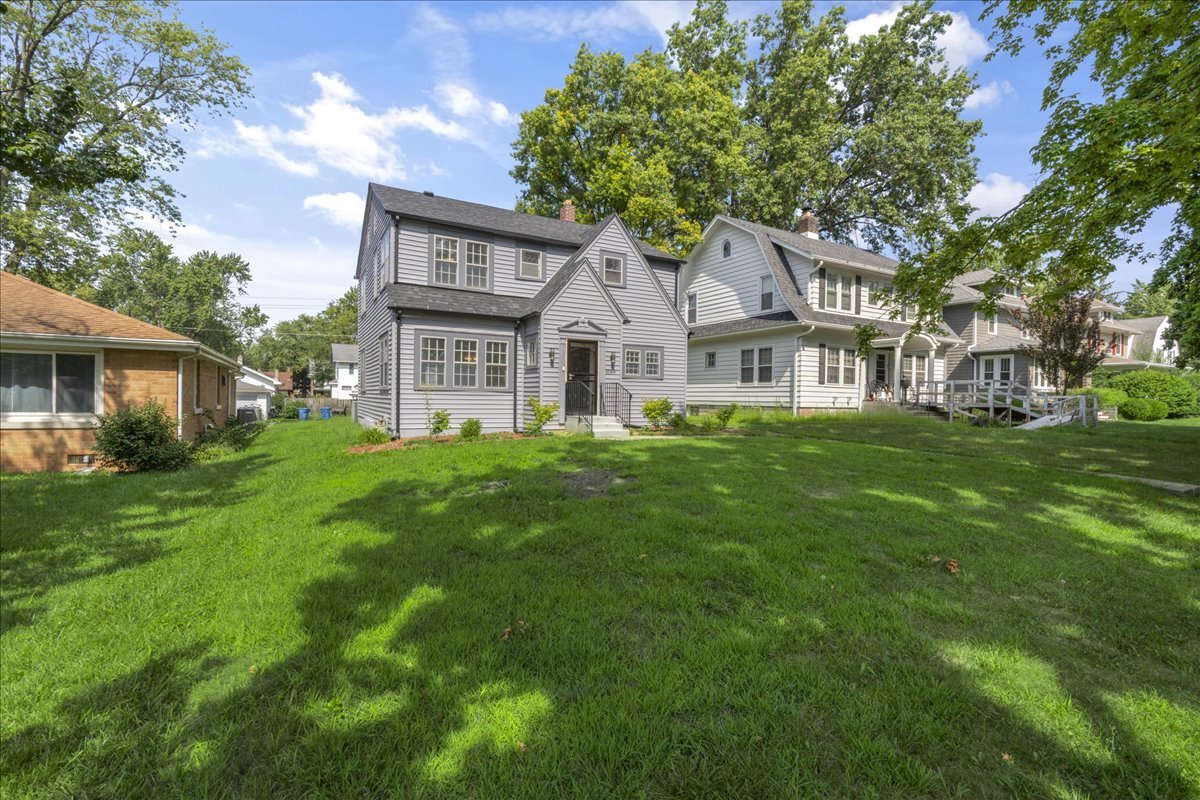 1055 S Myrtle Avenue Property Photo