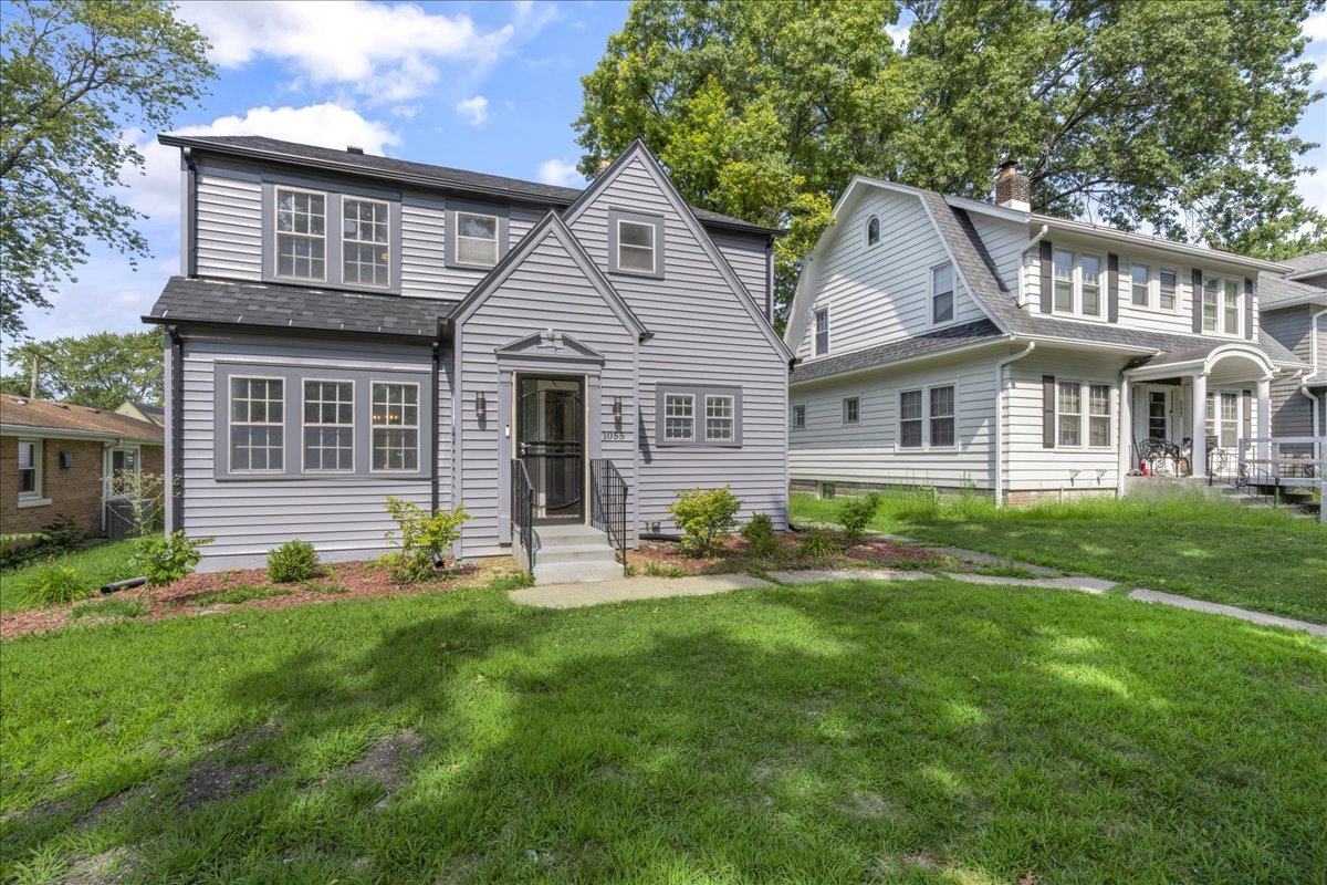 1055 S Myrtle Avenue Property Photo 1