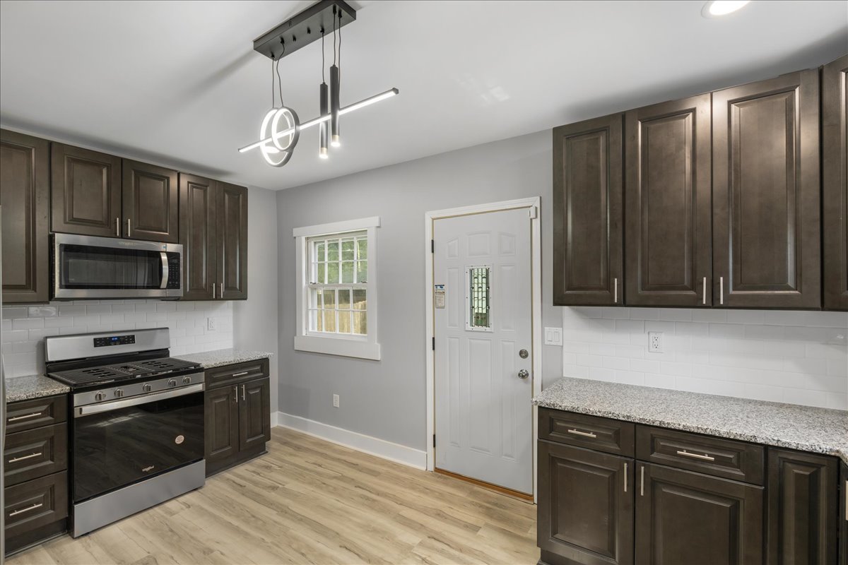 1055 S Myrtle Avenue Property Photo 3