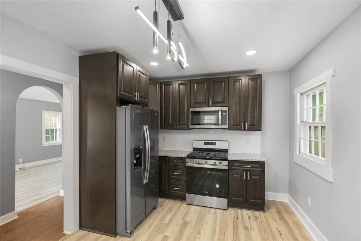 1055 S Myrtle Avenue Property Photo 4