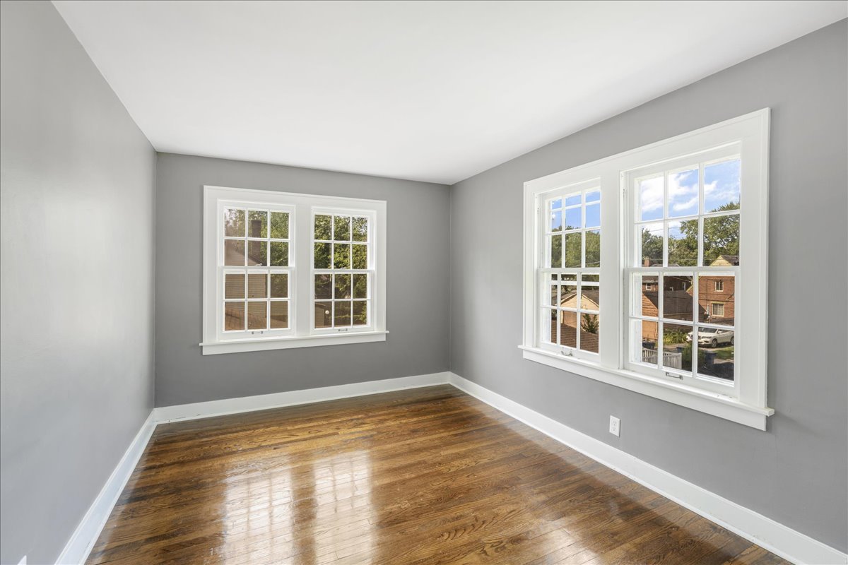 1055 S Myrtle Avenue Property Photo 11