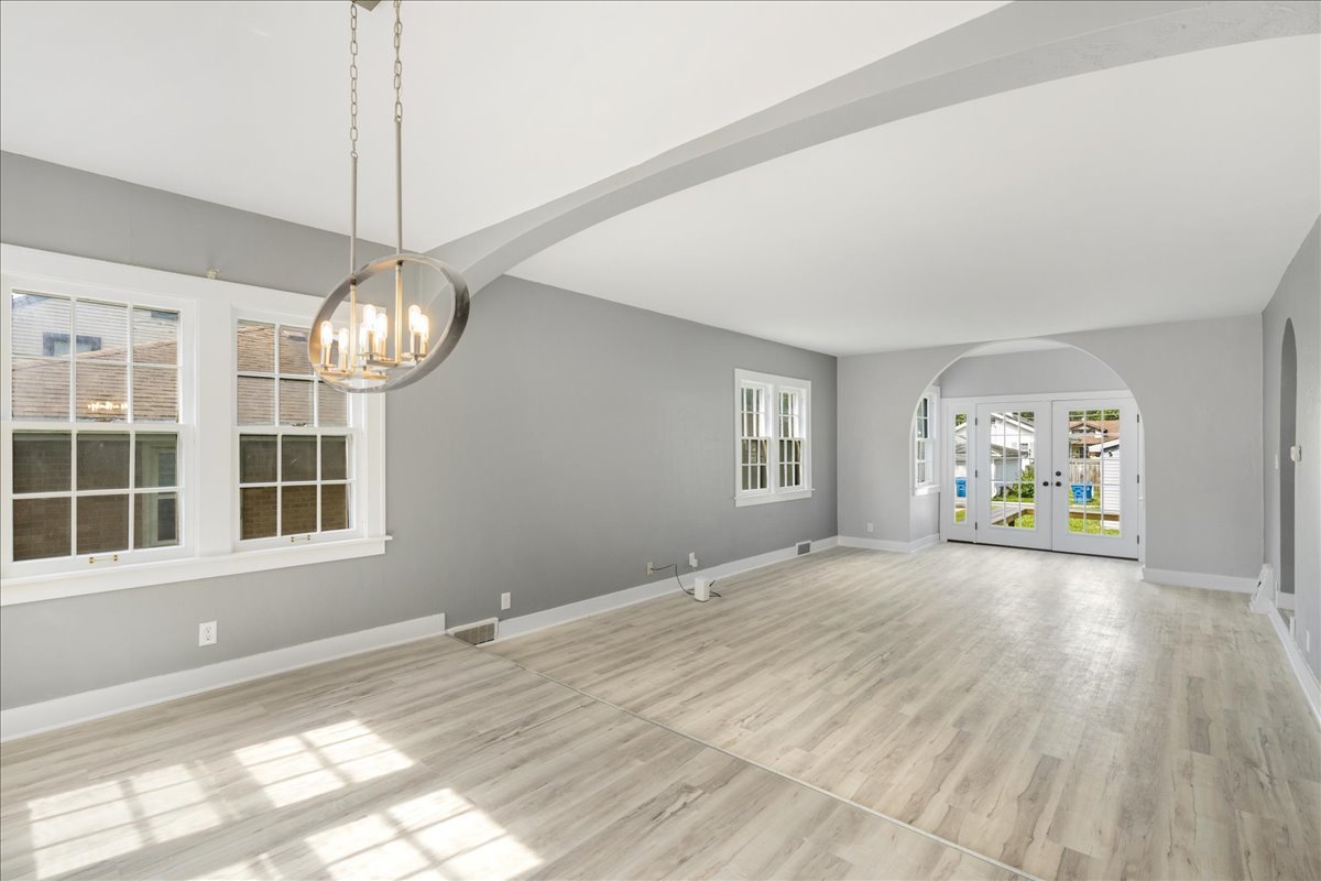 1055 S Myrtle Avenue Property Photo 17