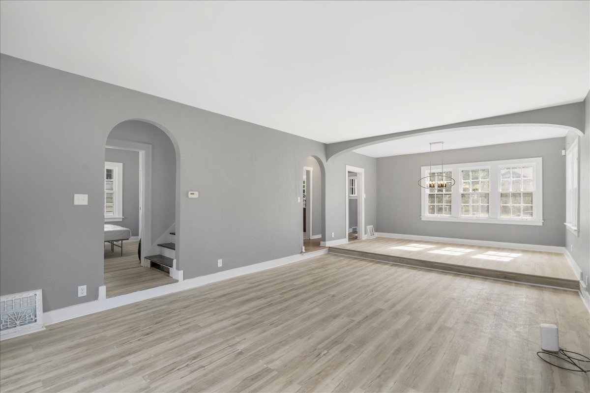 1055 S Myrtle Avenue Property Photo 19
