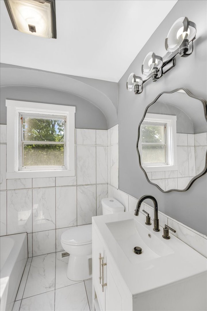 1055 S Myrtle Avenue Property Photo 25