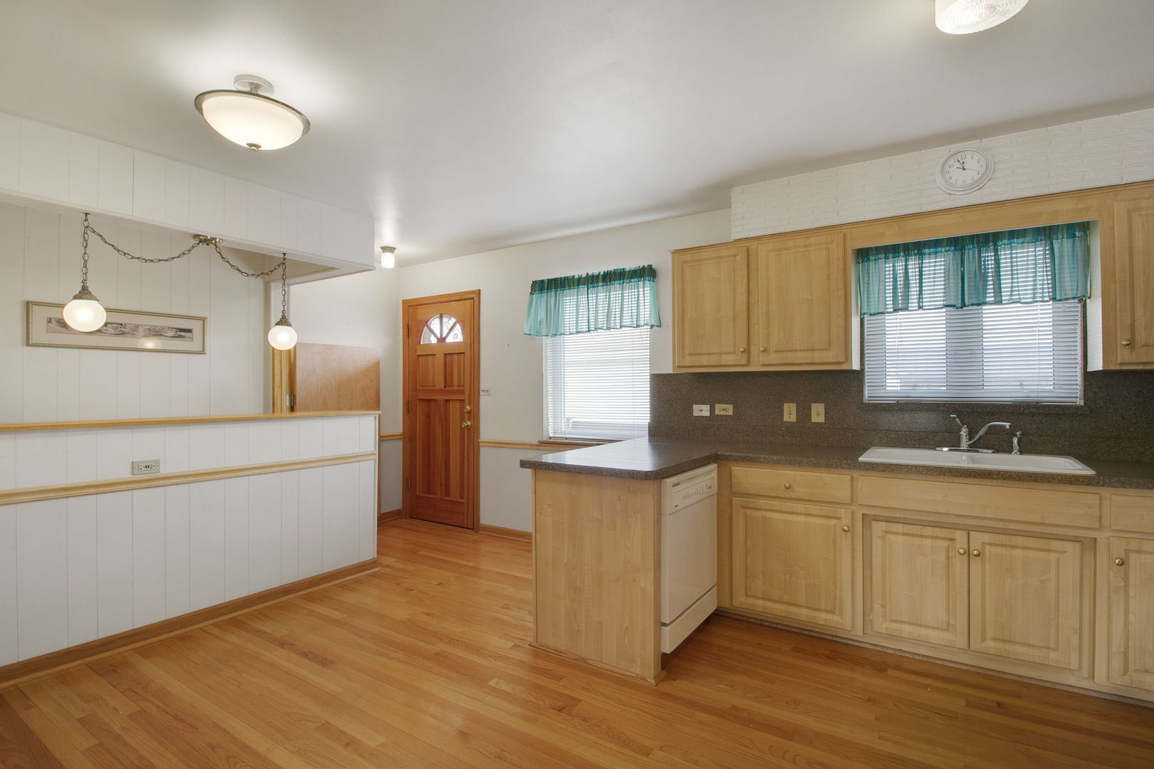 2547 & 2549 2nd Avenue Property Photo 5