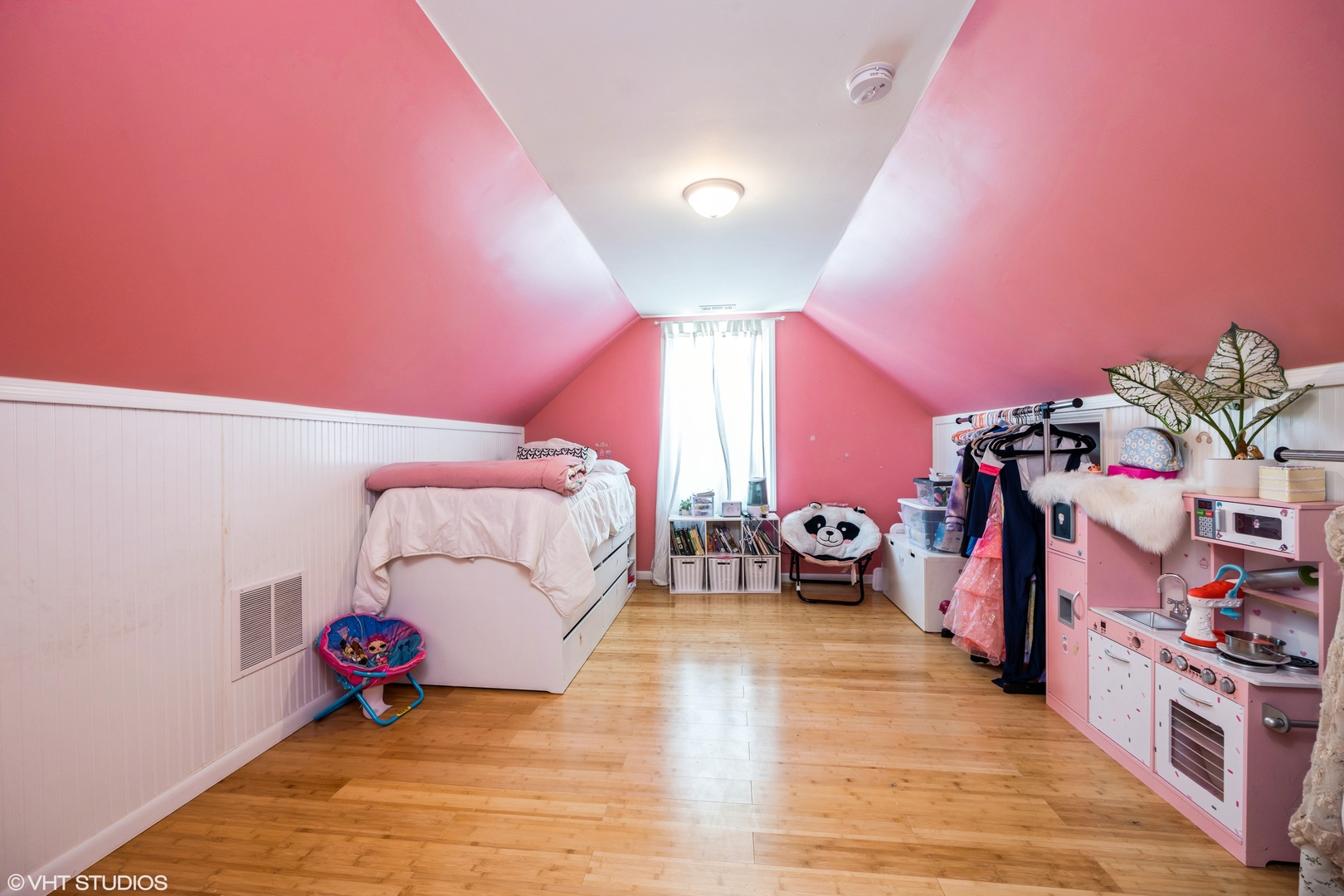 1342 Euclid Avenue Property Photo 14