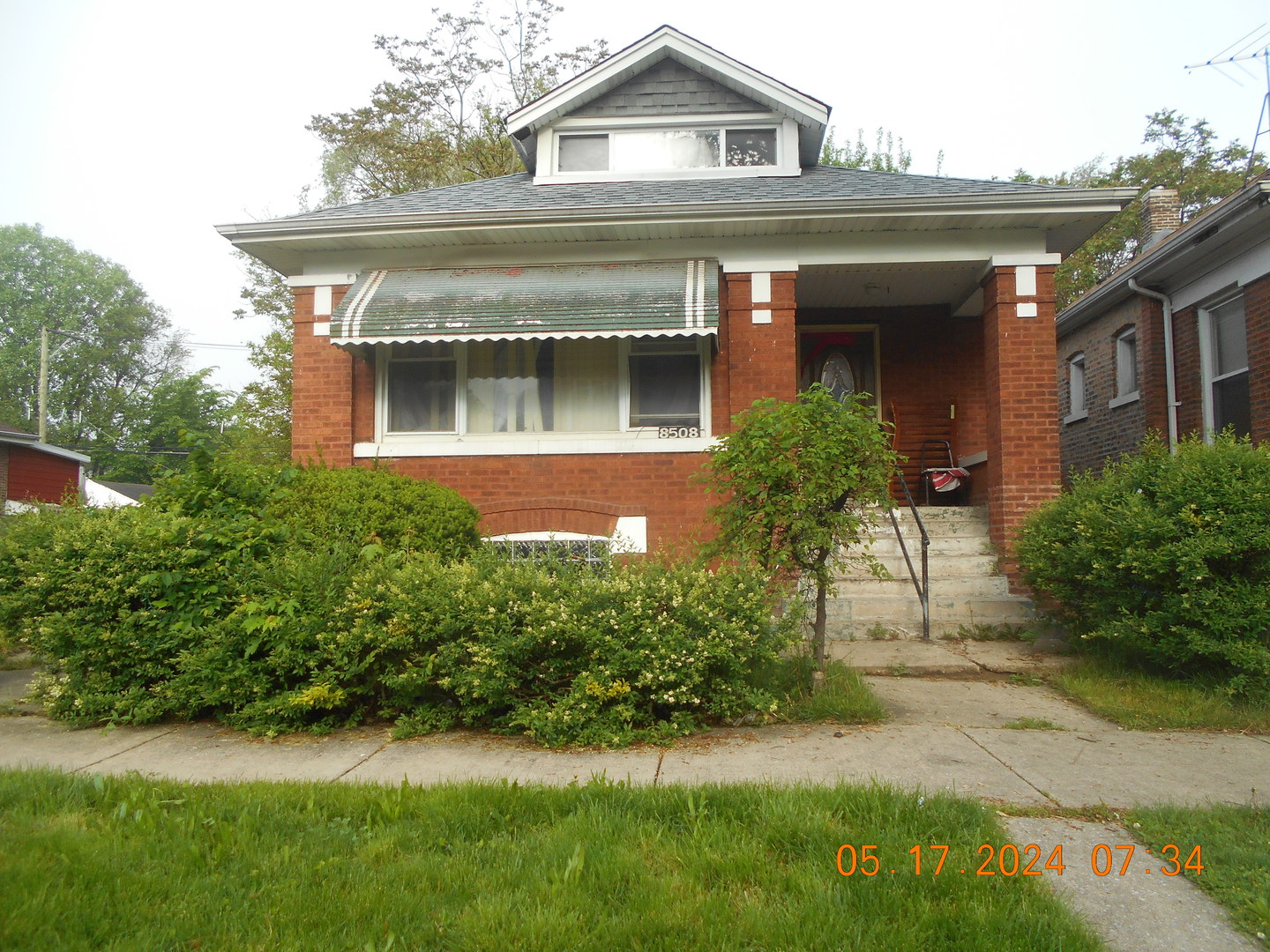 8508 S May Street Property Photo 1