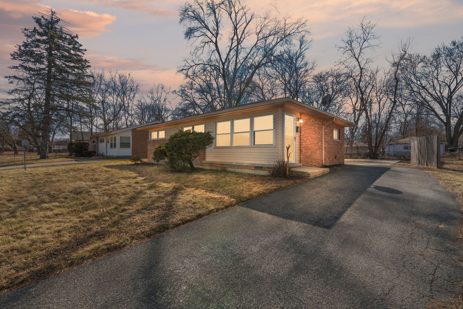 16022 Richmond Avenue Property Photo