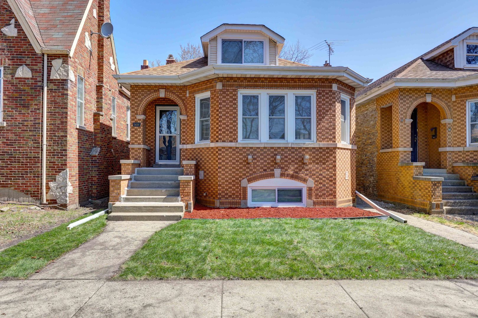 5639 N Moody Avenue Property Photo