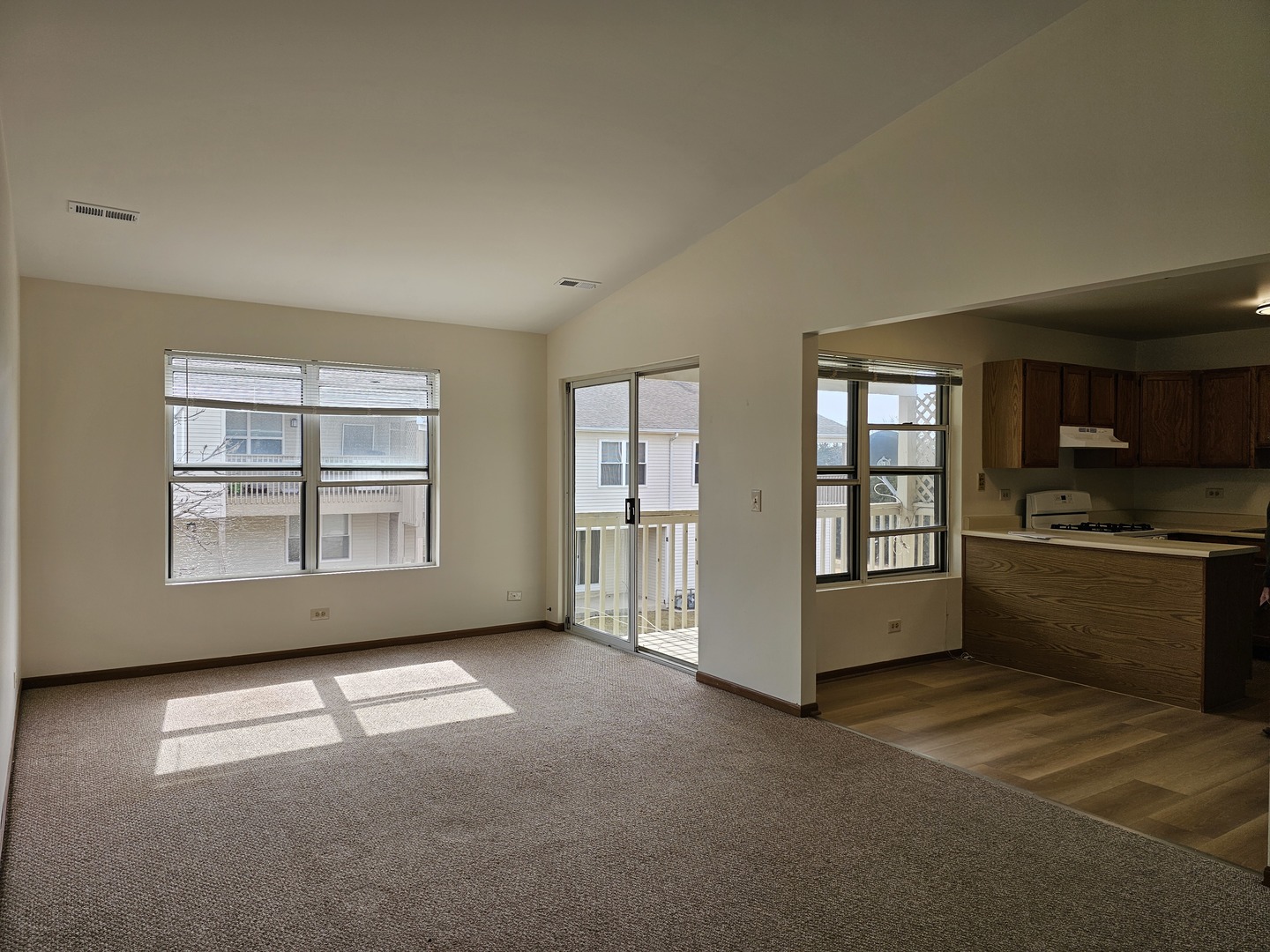 301 Village Creek Drive 2b Property Photo 2