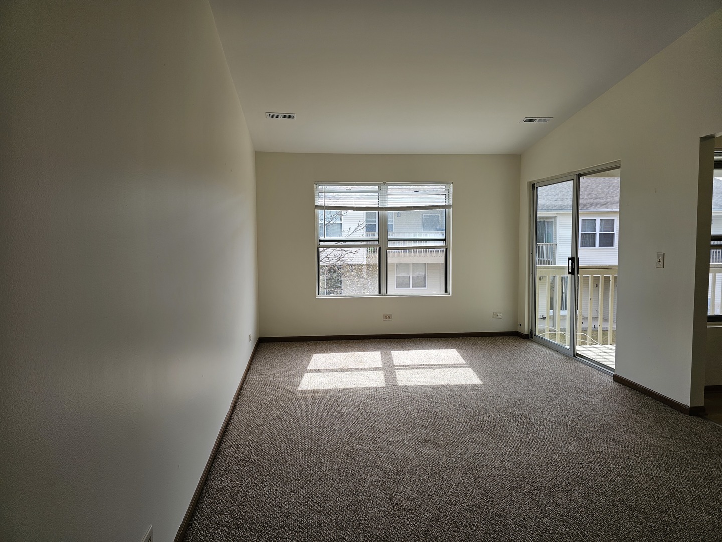 301 Village Creek Drive 2b Property Photo 3