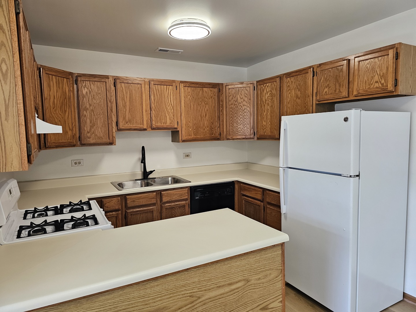 301 Village Creek Drive 2b Property Photo 6