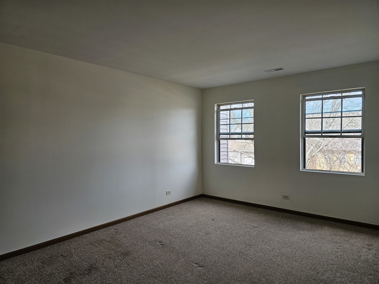 301 Village Creek Drive 2b Property Photo 9