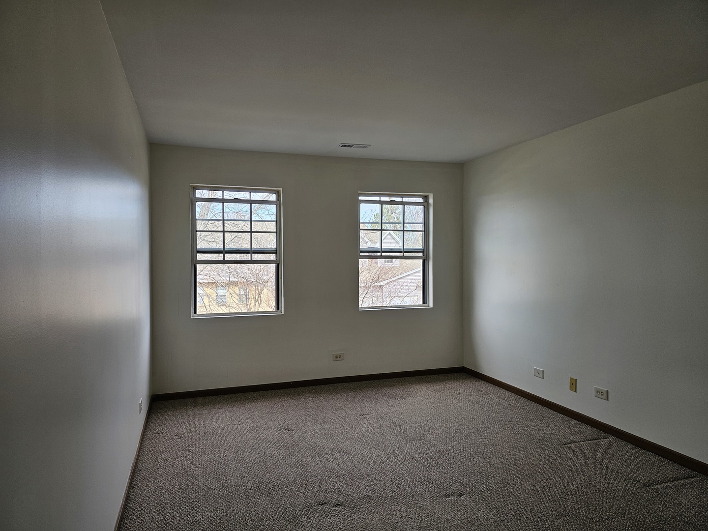 301 Village Creek Drive 2b Property Photo 10