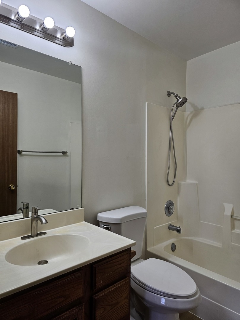 301 Village Creek Drive 2b Property Photo 12