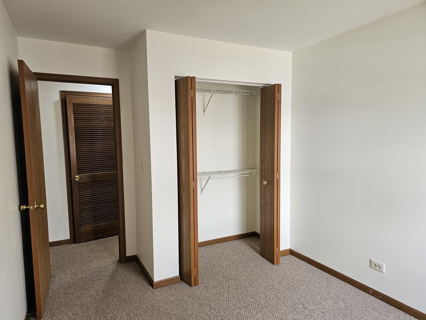 301 Village Creek Drive 2b Property Photo 15